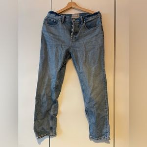 Everlane The Relaxed Boyfriend Jean in Vintage Sky Blue